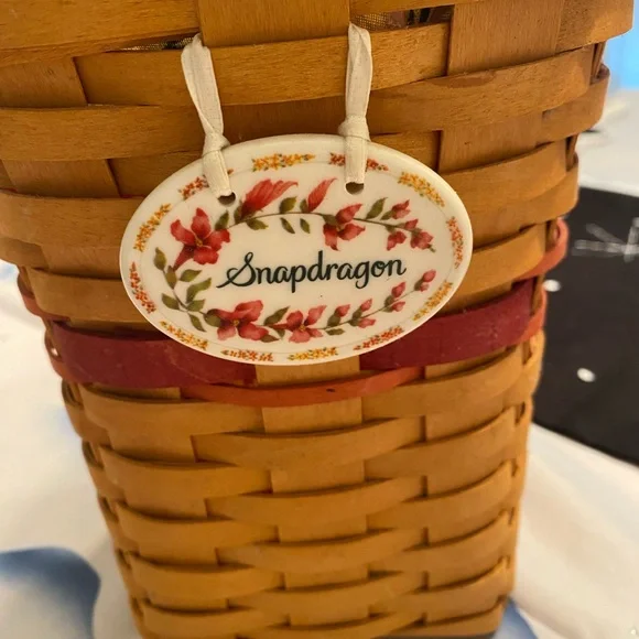 Longaberger 1999 May Series Snapdragon Basket w/ Liner & Tie-On – Complete Set - Picture 3 of 9